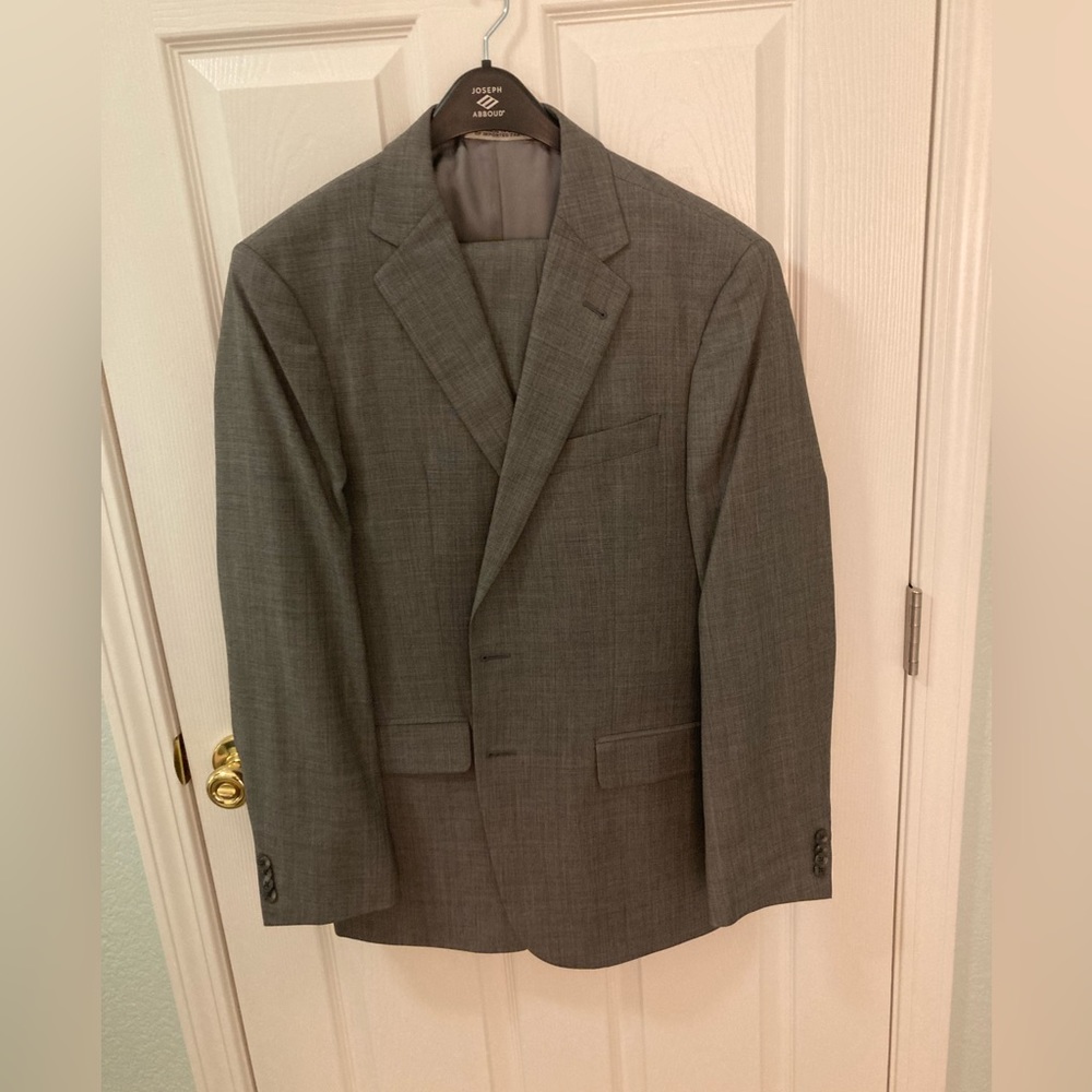 Joseph Abboud Modern Fit 100% Wool Gray Suit size 40R
